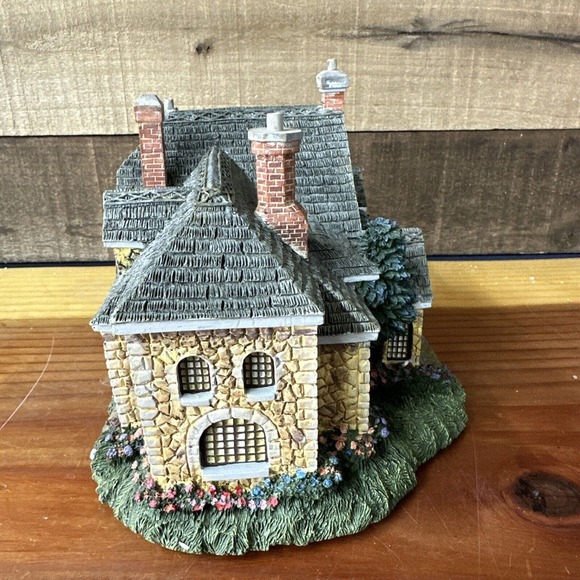 "Spring Gate Manor" Thomas Kinkade Lamplight Collection - Picture 2 of 7